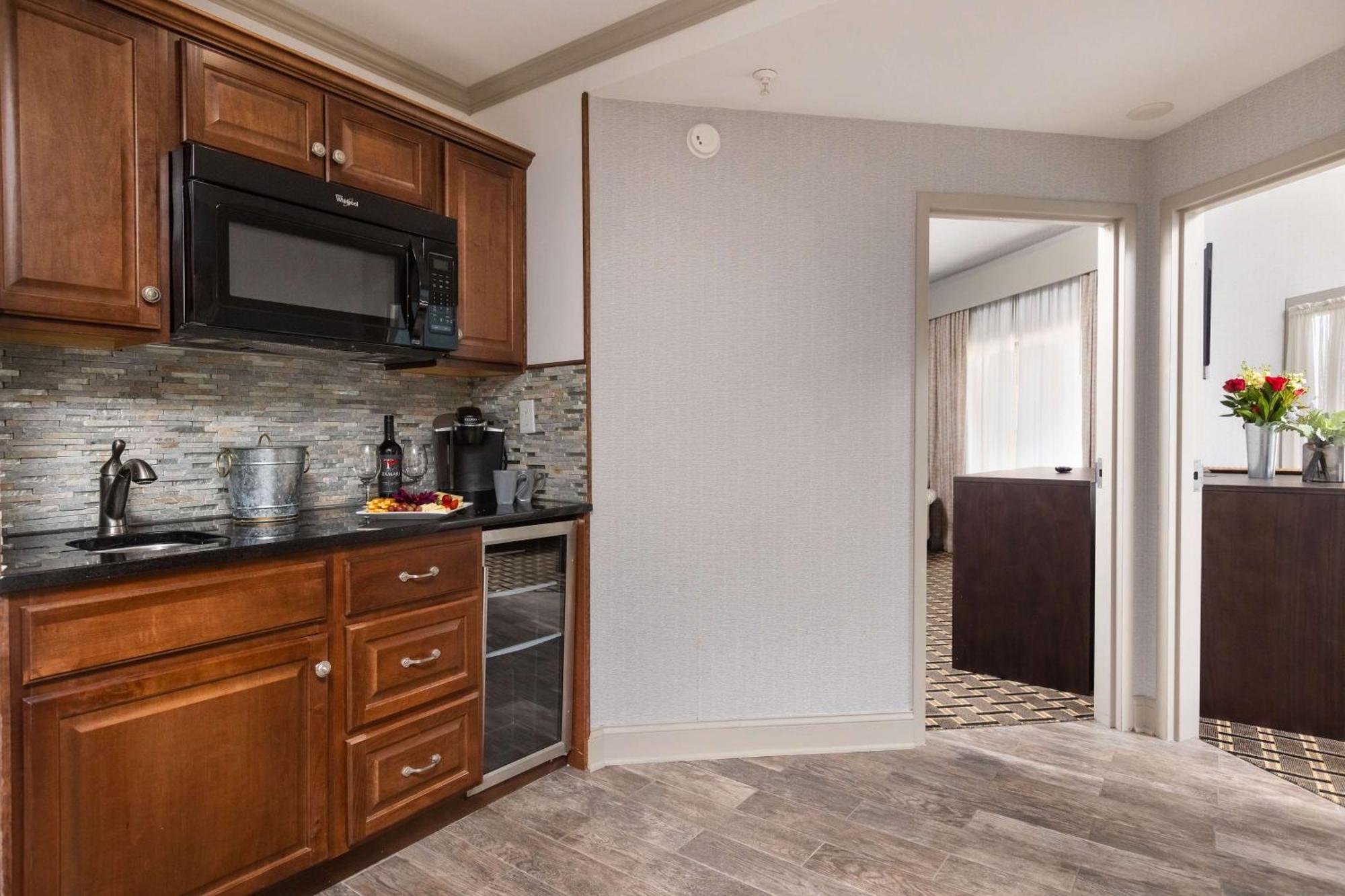 Inn At The Colonnade Baltimore - A Doubletree By Hilton Hotel Exteriör bild